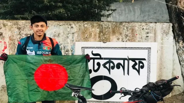 যে বার্তা নিয়ে ৬৪ জেলায় সাইকেলভ্রমণ শুরু করলেন চট্টগ্রামের সাইদুর